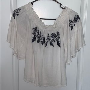 Altar’d State boho embroidered top size M